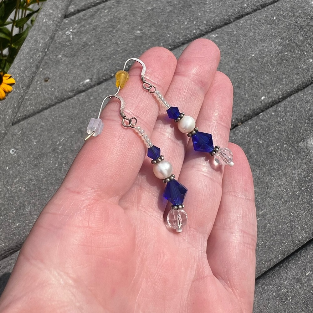 CLEARANCE Blue and White Beaded Turtle Necklace and Earrings - Picture 8 of 10